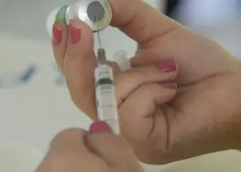 SUS amplia vacinação contra Doença Pneumocócica com nova vacina 20-valente e reforça proteção para crianças e grupos de risco - Foto: Reprodução