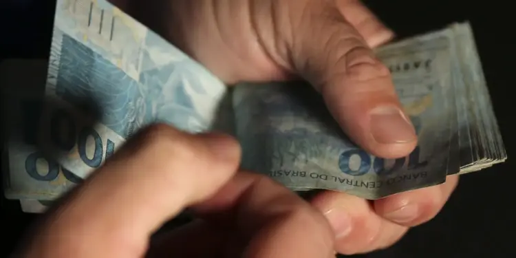 Desenrola Brasil: Saiba Como Usar o FGTS para Quitar Dívidas de Cartão de Crédito e Cheque Especial - Foto: Reprodução