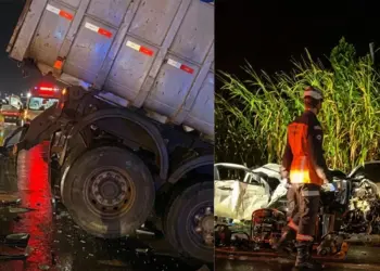 Colisão entre carreta e dois carros deixa dois mortos na BR-101 em Linhares - Foto: Rede Social