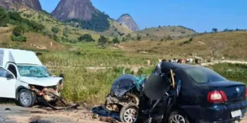 Batida entre dois carros resulta em uma morte em Água Doce do Norte - Foto: Leitor Colatina em Ação